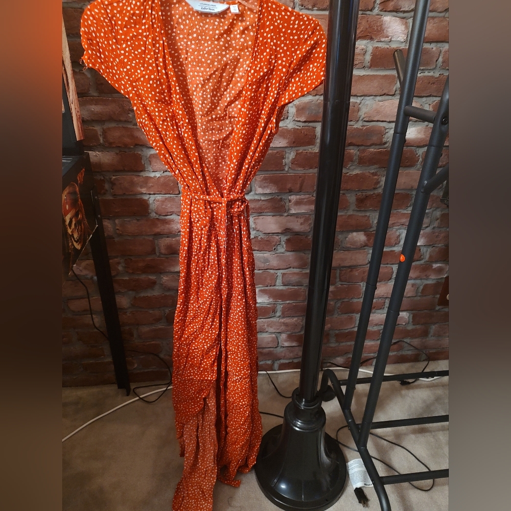 LIKE NEW. EUC wrap dress
